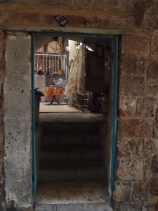 Door de deur